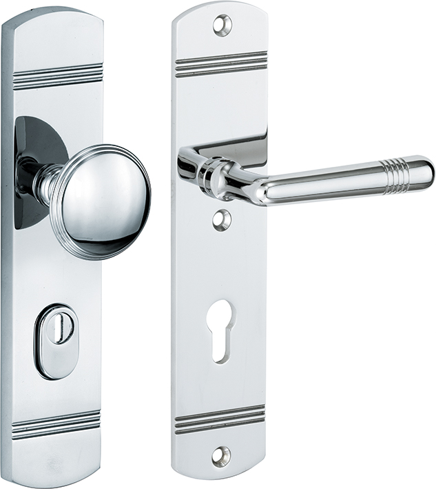 312.0100.12 Porte d'entrée Garniture de plaque longue style Art Nouveau Bouton/cliquet avec protection anti-arrachage de noyau laiton chromé poli, DIN droite PZ 72 mm 312.0100.12 Porte d'entrée Garniture de plaque longue style Art Nouveau Bouton/cliquet avec protection anti-arrachage de noyau laiton chromé poli, DIN droite PZ 72 mm